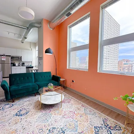 Chic South Loop 2Br Apartment With Gym And Optional Parking Near Grant Park, Mccormick Place, Museum Campus & Downtown